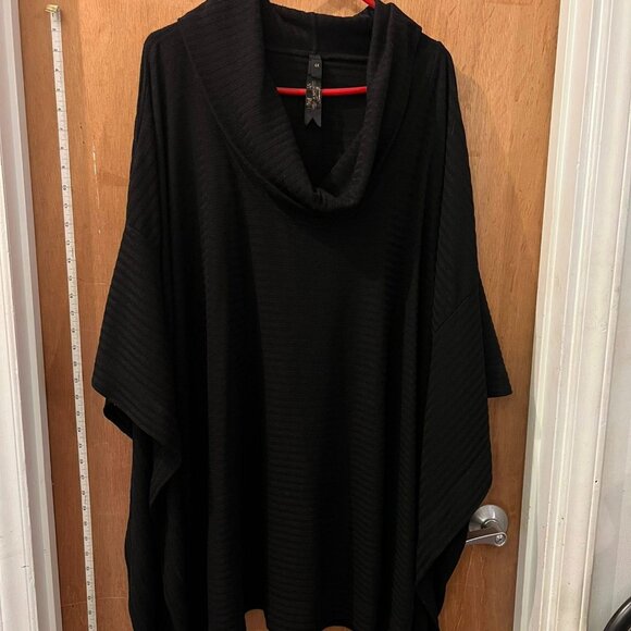 Melissa McCarthy Seven7 Sweaters - Size 4X - Melissa McCarthy Seven - Black Cowl Neck Poncho Like Sweater